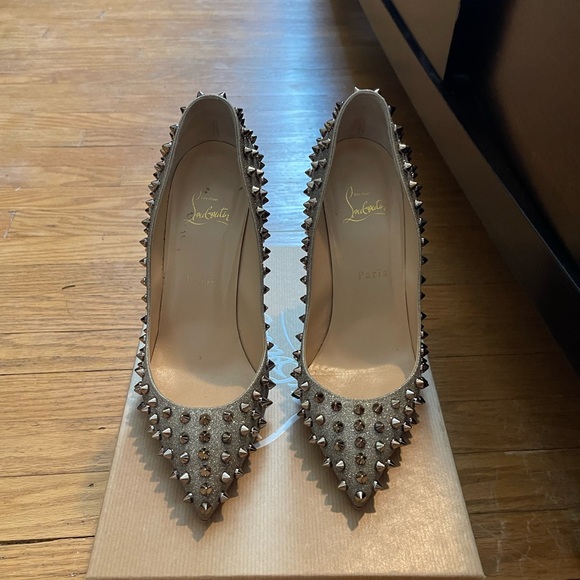Beautiful Christian Louboutin FOLLIES SPIKES 100 Studs Glitter pumps. - Picture 4 of 9